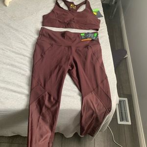 Workout leggings and sports bra